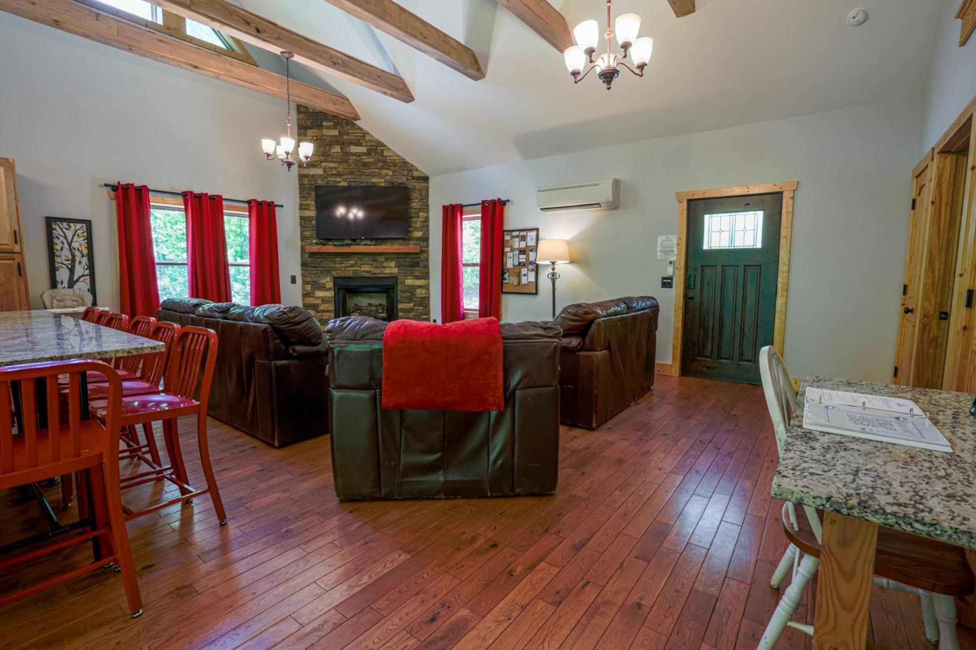 New Listing! Wine Country Retreat - 2 Bed, Hot Tub Villa Dahlonega Kültér fotó