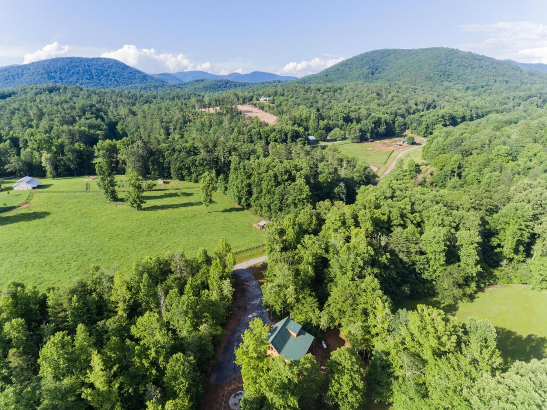 New Listing! Wine Country Retreat - 2 Bed, Hot Tub Villa Dahlonega Kültér fotó