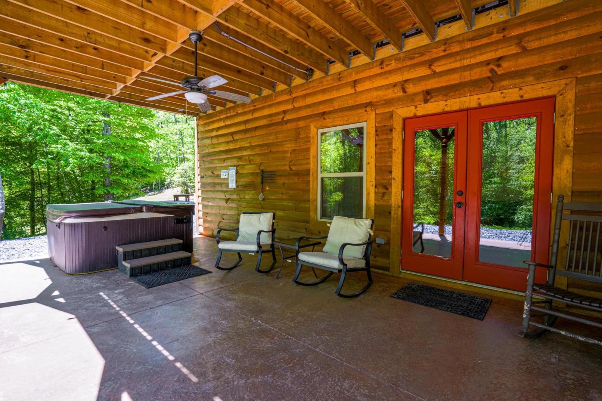 New Listing! Wine Country Retreat - 2 Bed, Hot Tub Villa Dahlonega Kültér fotó